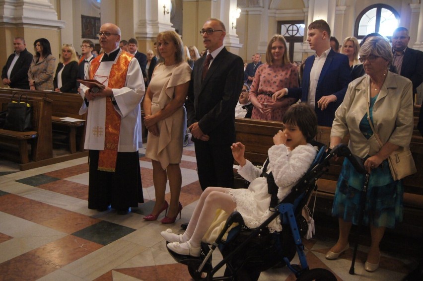 Radomsko. Bierzmowanie członków Wspólnoty Osób Niepełnosprawnych Betel w parafii św. Lamberta. ZDJĘCIA