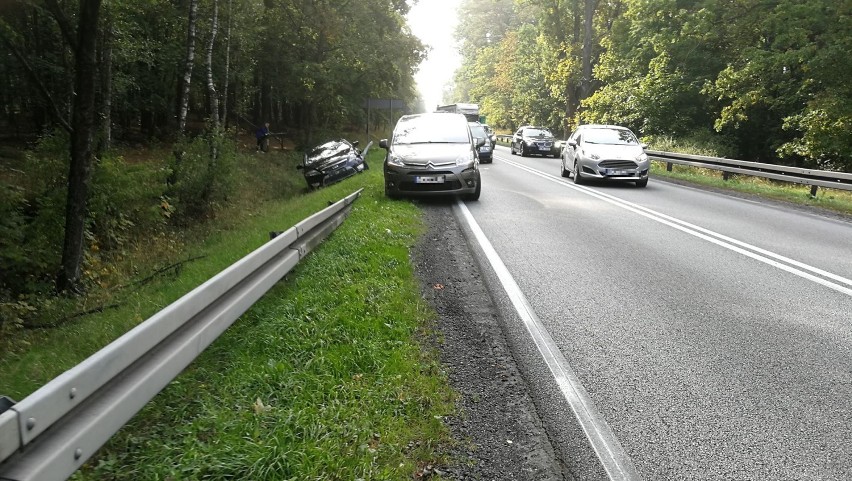 Zderzenie czterech samochodów osobowych na drodze Włocławek - Brześć Kujawski [zdjęcia]