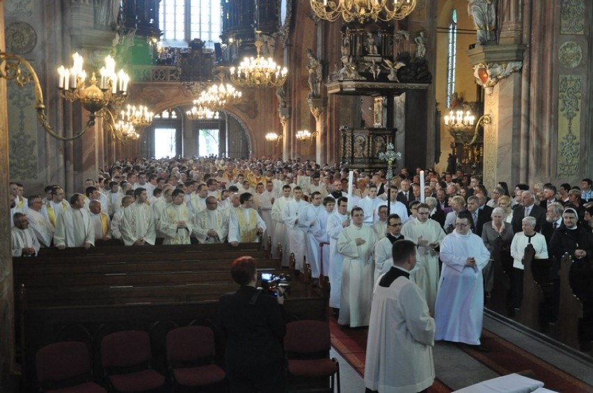 Diecezja świdnicka: Mamy nowych księży (ZDJĘCIA)