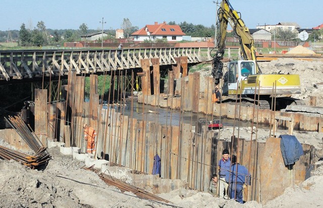 Przebudowa mostu na ul. Wolborskiej kosztować będzie w sumie 2,5 mln zł, miasto zapłaci połowę tej kwoty