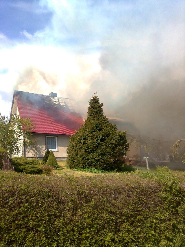 Zdjęcia z akcji gaszenia domu w Łozie