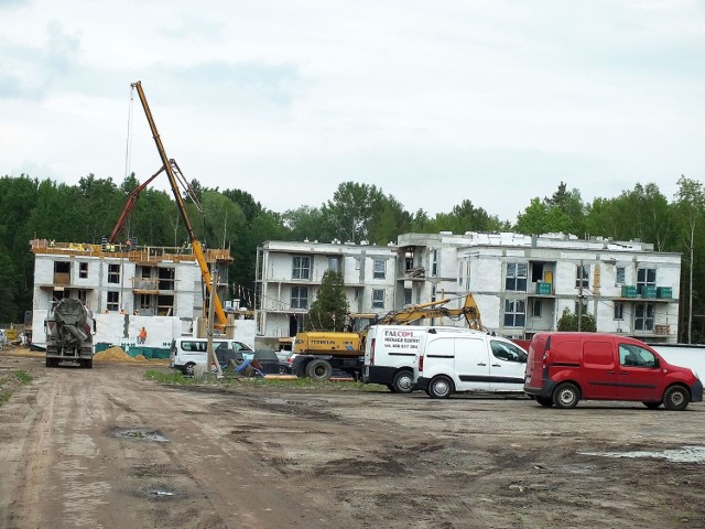 Budowa pierwszych pięciu bloków mieszkalnych w osiedlu Leśna Enklawa