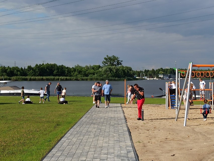 Nad brzegiem Jeziora Pątnowskiego w Koninie przywitano lato