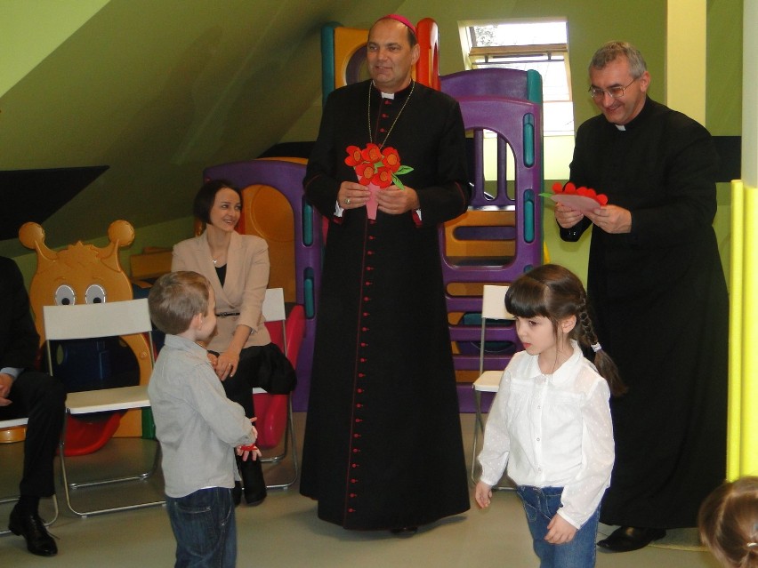 Sosnowiec: biskup poświęcił przedszkole