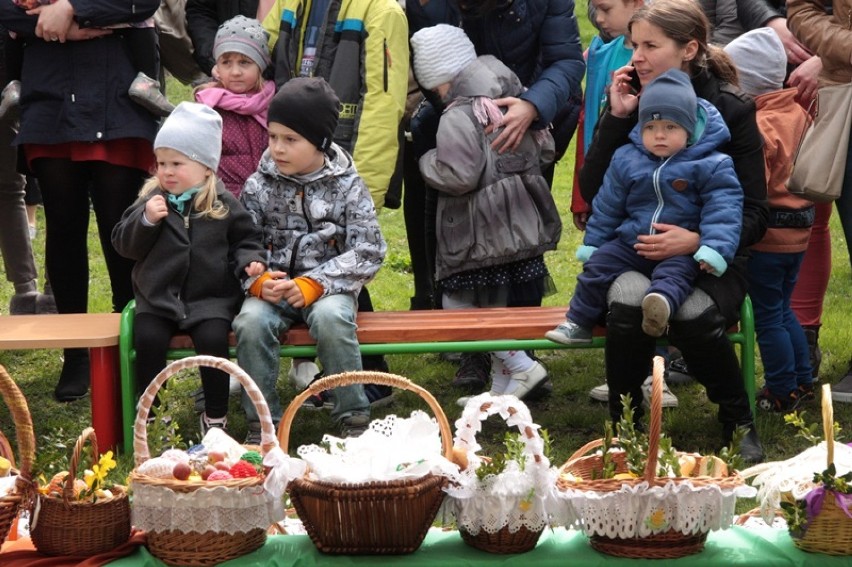 Syców: Poświęcenie pokarmów u sióstr urszulanek