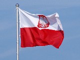 Piotrków: Odpowie za znieważenie polskiej flagi