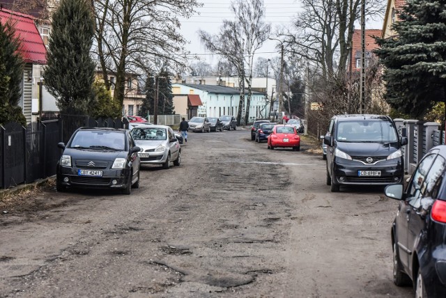 Rozpoczął się remont ulicy Pijarów na bydgoskim Miedzyniu.

Co się zmieni, kiedy zakończą się prace? O szczegółach tej inwestycji przeczytacie na kolejnych zdjęciach >>>>


Crash test na przejeździe kolejowym. Jak wygląda samochód rozjechany przez pociąg?

