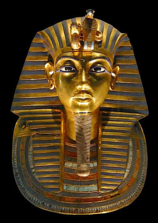 Złota maska z grobu Tutenchamona