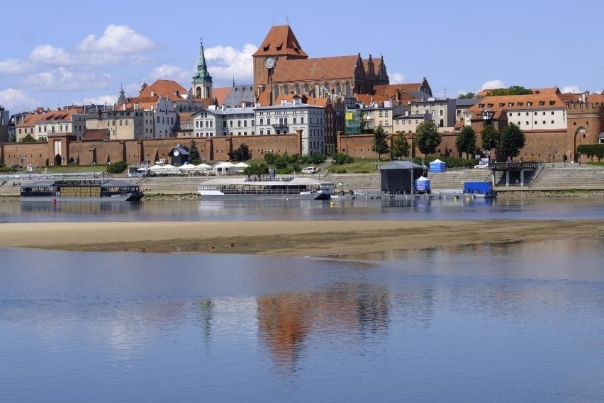 9. Toruń...