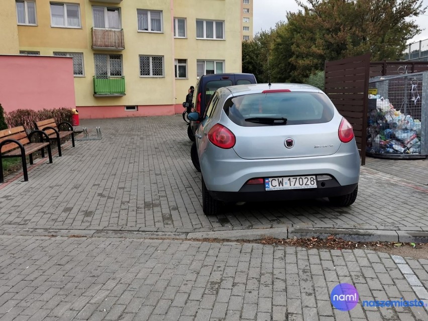 Dewastacja wind na ulicy Toruńskiej 63 we Włocławku.