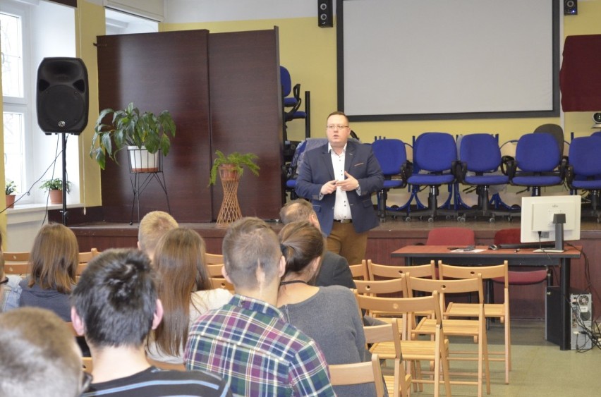 Spotkanie z absolwentem - Wojciechem Buczkiem