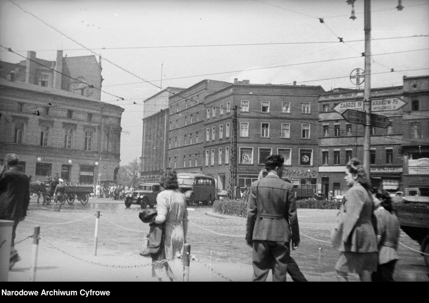 Tak prezentowały się Katowice zaraz po wojnie - oto WYJATKOWE zdjęcia. Rozpoznasz te budynki i ulice?