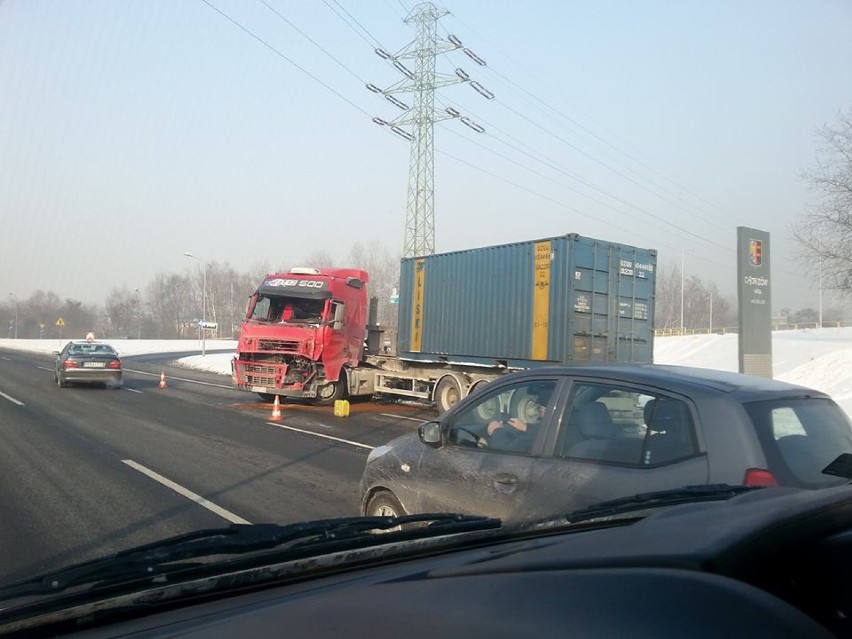 Wypadek na DTŚ w Chorzowie: Zderzenie ciężarówek [ZDJĘCIA]