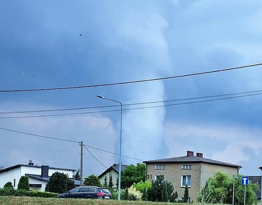 Trąba powietrzna nad Żorami?! Na niebie pojawił się...