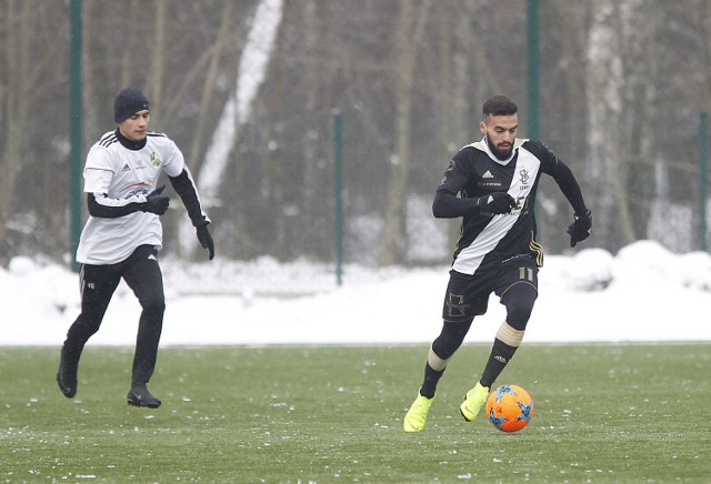 Hiszpan Daniel Ramirez (od prawej) strzelił dla ŁKS Łódź gola w meczu z Zagłębiem Sosnowiec