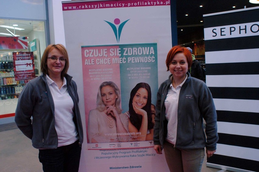 Mammobus w CH Jantar w Słupsku. Kampania społeczna na rzecz profilaktyki raka szyjki macicy