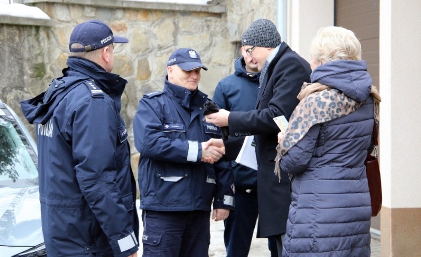 Kryniccy policjanci mają nowy radiowóz dofinansowany przez samorząd