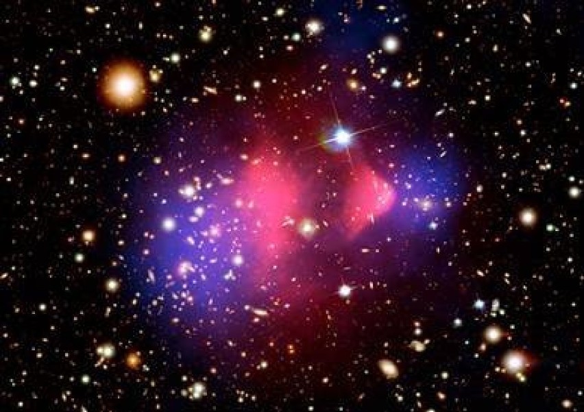 Gromada galaktyk Pocisk - pośredni dowód obserwacyjny na...