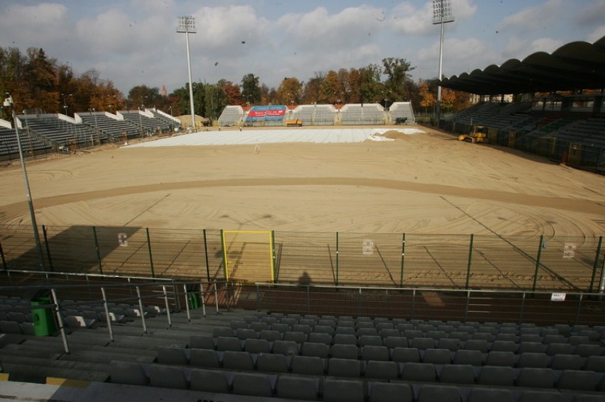 Będzie nowa murawa legnickiego stadionu [ZDJĘCIA]