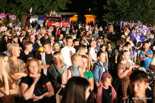 W sobotę i w niedzielę w parku "Zalew nad Czarną" odbyły się dożynki gminy Staszów. Były koncerty, konkursy i wiele innych atrakcji.

Na kolejnych slajdach zobaczycie dużo nowych zdjęć z imprezy>>>
