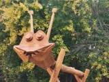 Wielkie owady wkraczają do Parku Grabek. W Czeladzi rozpoczął się montaż drewnianych atrakcji trzech nowych placów zabaw