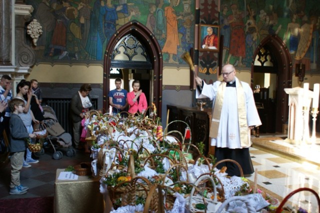 Święconka w konińskiej farze