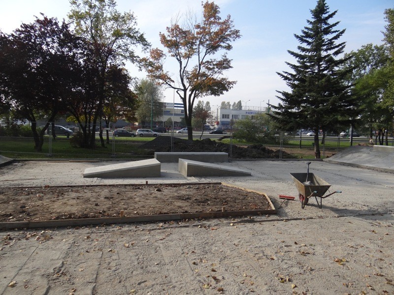 Skatepark w parku Marcinkowskiego - trwa budowa