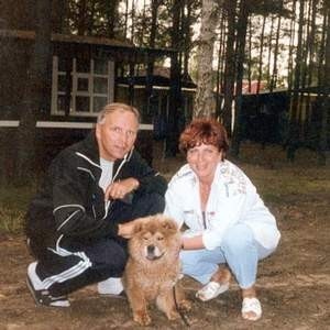 Zdzisław Tolla wspólnie z żoną i psem wakacje spędzają w swoim domku w Ocyplu. Fot. Archwium prywatne