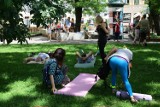 Międzynarodowy Dzień Jogi. Yoga Flash Mob w Pasażu Rubinsteina [ZDJĘCIA, FILM]