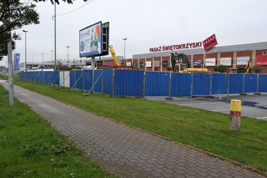 W Kielcach rozpoczęła się budowa kolejnej restauracji McDonald's. Koparki wjechały na plac budowy [WIDEO, zdjęcia]