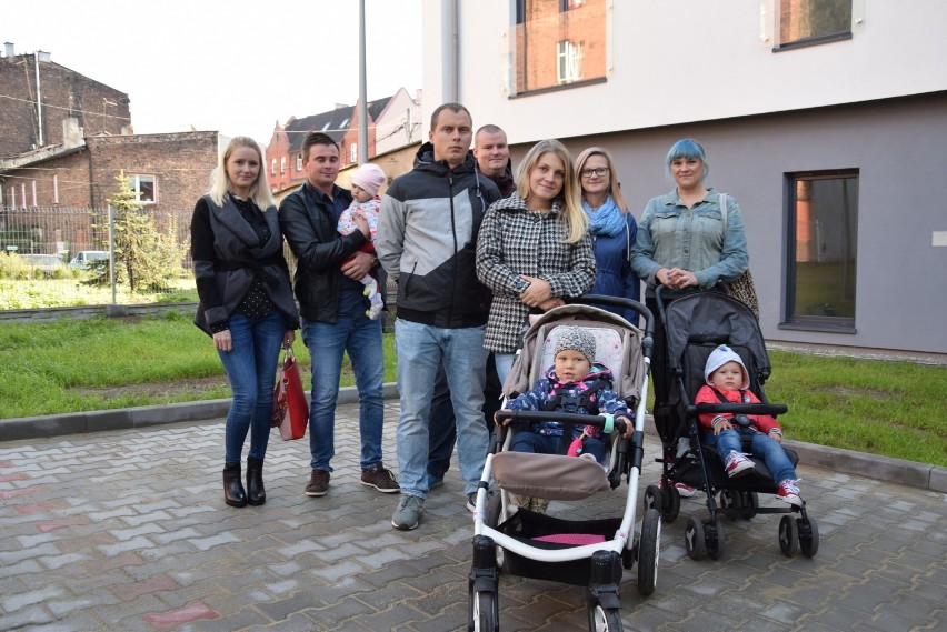 "Mieszkanie dla Młodych Chorzowian": Rodziny odebrały już klucze ZDJĘCIA