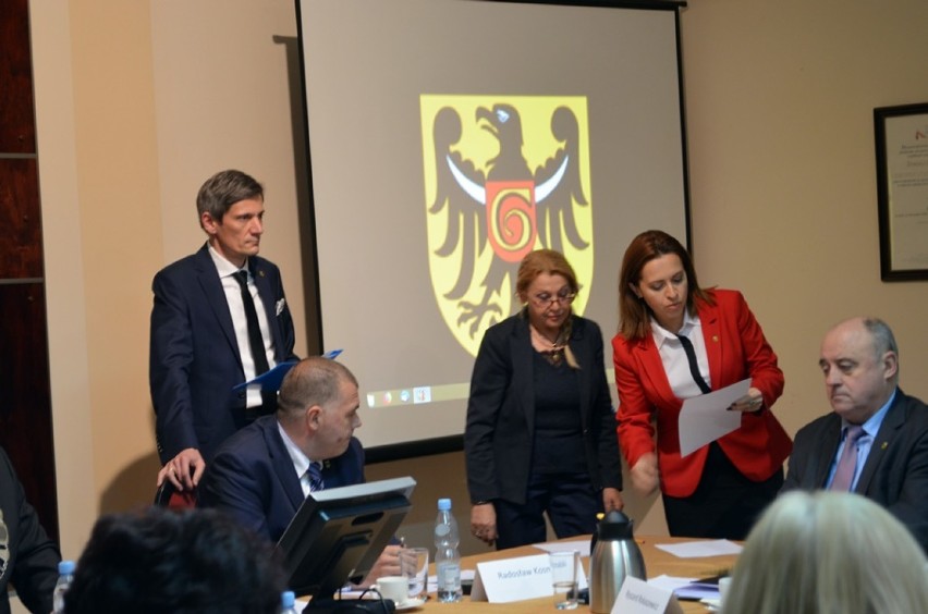 Rada wybrała nowy zarząd powiatu głogowskiego (ZDJĘCIA/FILMY)