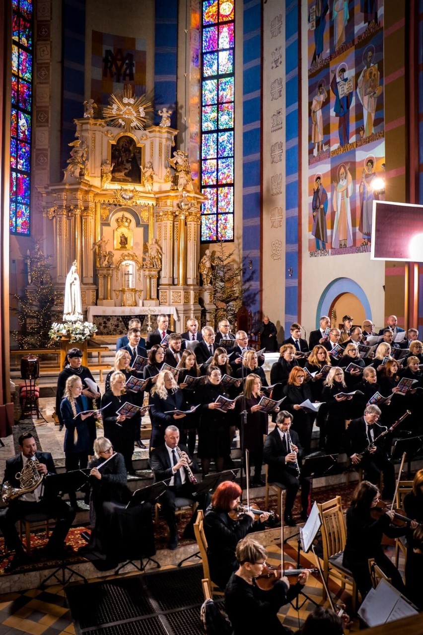 Koncert w Dubiecku z okazji 230-lecie powstania kolędy "Bóg...