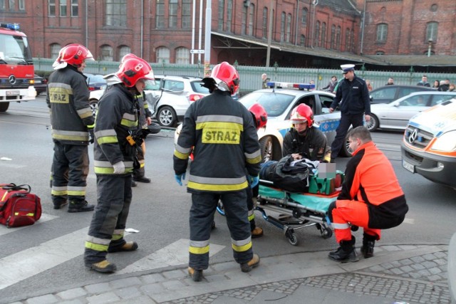 Motocyklista ranny w wypadku został odwieziony do szpital imienia Marciniaka przy ul. Traugutta we Wrocławiu