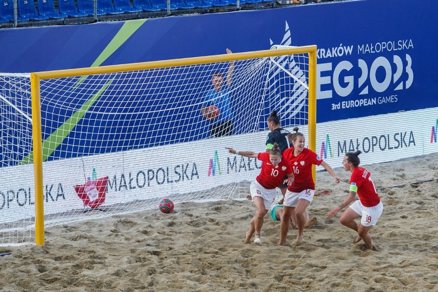 Dwa mecze Polski z Portugalią w plażowej piłce nożnej na IE 2023. W Tarnowie była zacięta walka, ale bez happy endu 