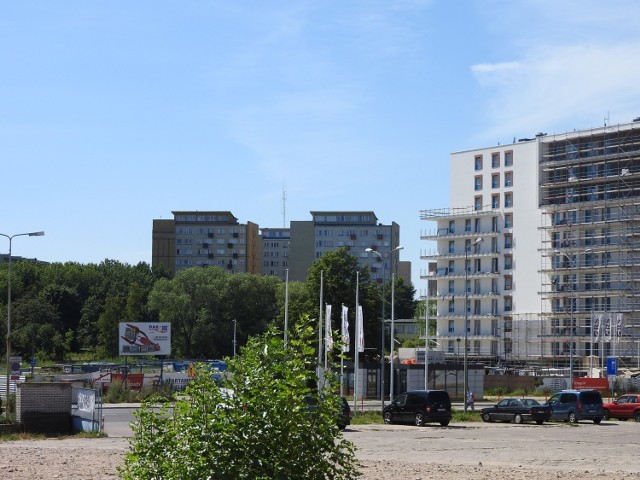 W ramach inwestycji na dawnym stadionie Jagiellonii zostały wybudowane cztery apartamentowce. W planach są jeszcze kolejne dwa