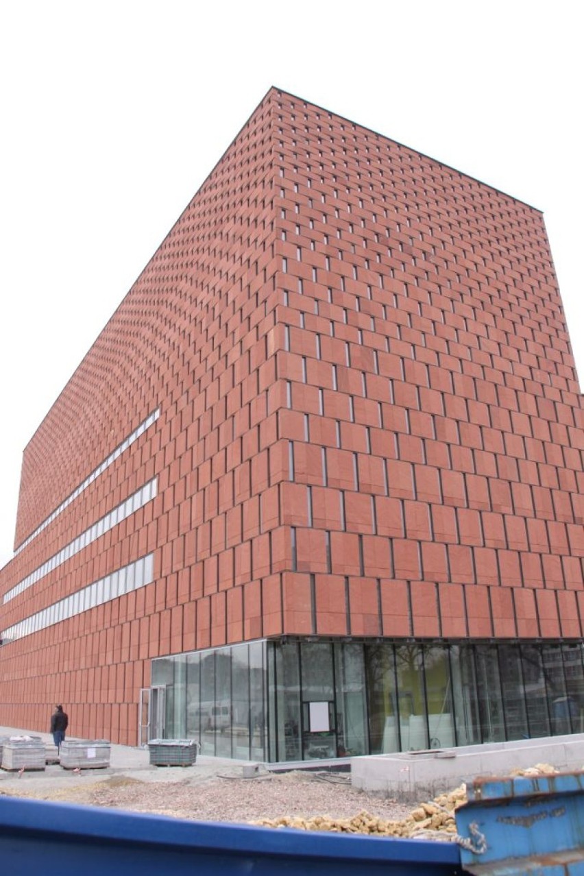 Budynek nowej biblioteki akademickiej już prawie gotowy [Zdjęcia]
