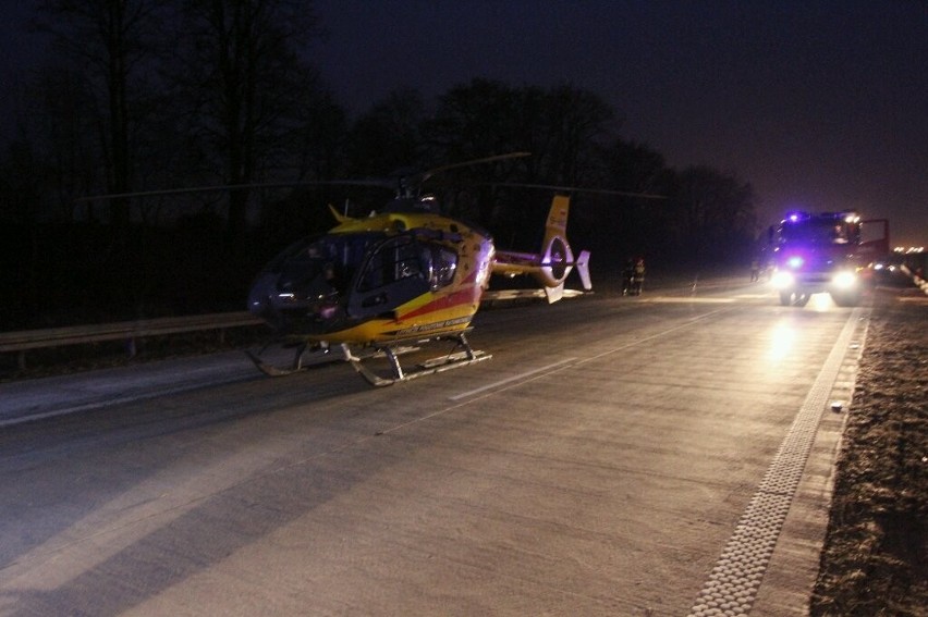 Śmierć na autostradzie A4. Samochód dachował (ZDJĘCIA)