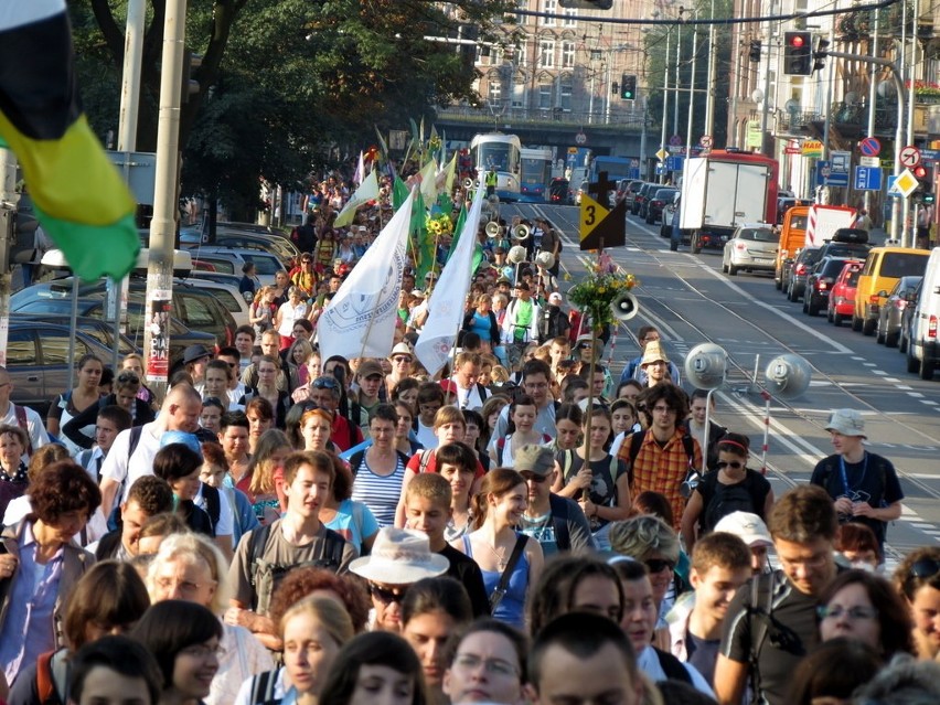 Wystartowała wrocławska pielgrzymka na Jasną Górę (ZDJĘCIA)