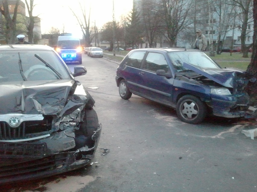 2 osoby ranne w wypadku na Powstańców Wlkp. [ZDJĘCIA]