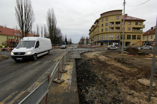 Rondo na skrzyżowaniu ul. Ołtaszyńskiej i Zwycięskiej jest w trakcie budowy