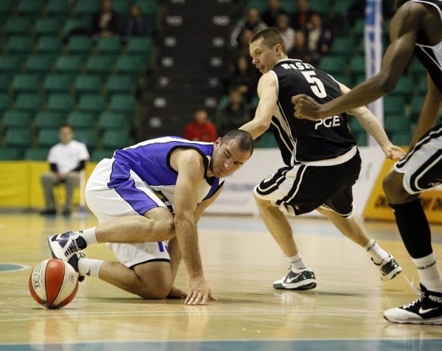 Koszykarze PBG Basket muszą się wreszcie podnieść z kolan. Niech nastąpi to w niedzielę