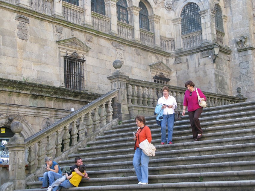Santiago de Compostela - cel pielgrzymów. Schody przed...