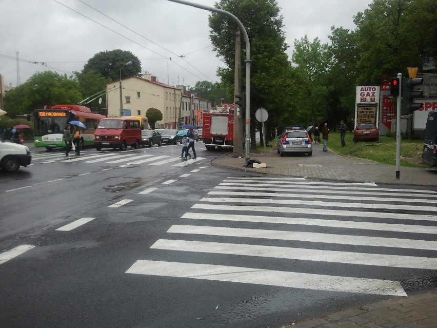 Dr. Męczenników Majdanka: Zderzenie forda z renault (ZDJĘCIA)