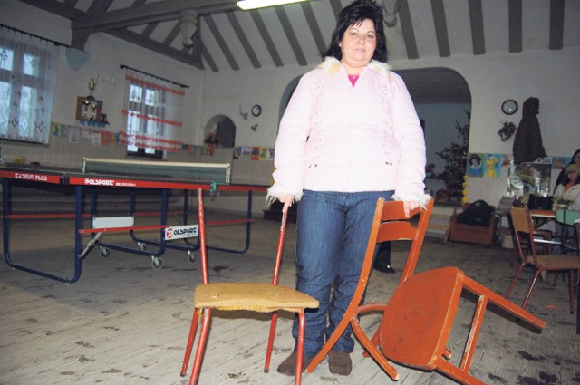 Przez kilka tygodni Donata Wolska mogła korzystać tylko z takich oto krzesełek