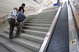 Mój reporter: Dlaczego taśmy bagażowe przy schodach na Dworcu Głównym nigdy nie działają?