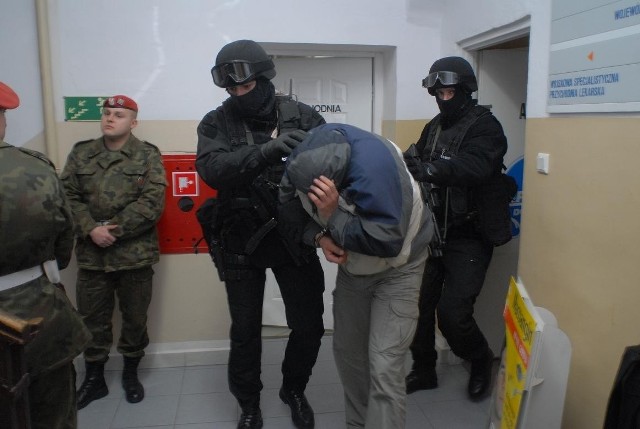 Aresztowani w 2007 roku, żołnierze zostali uniewinnieni przez sąd w roku 2011