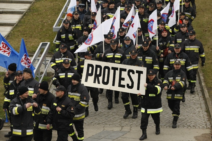 Wrocław: Służby mundurowe protestowały (FILM I ZDJĘCIA)