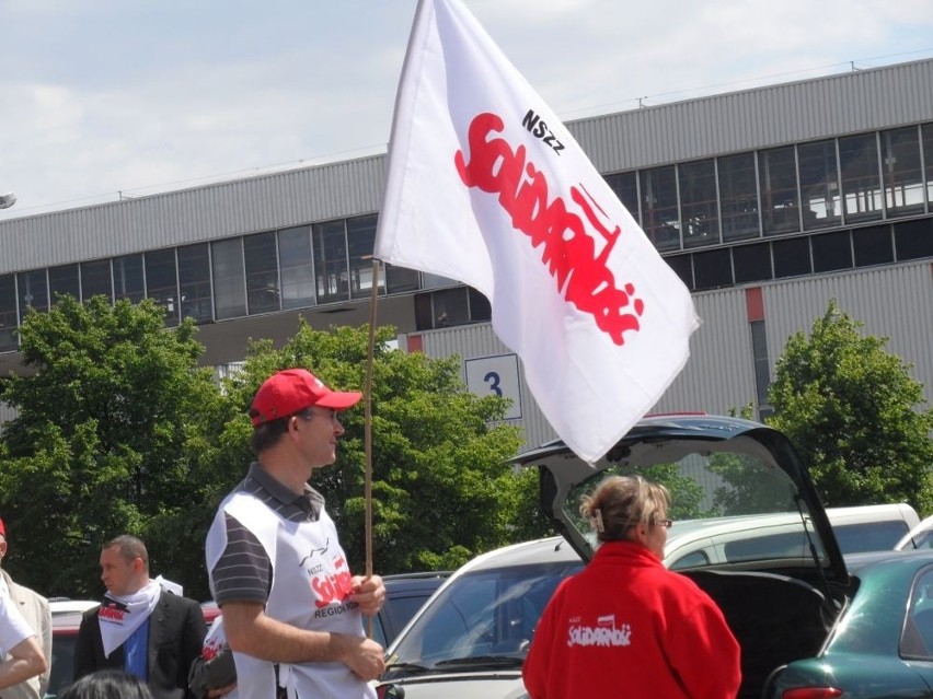 Kolejna pikieta Solidarności w tyskiej fabryce Fiata [ZDJĘCIA, WIDEO]