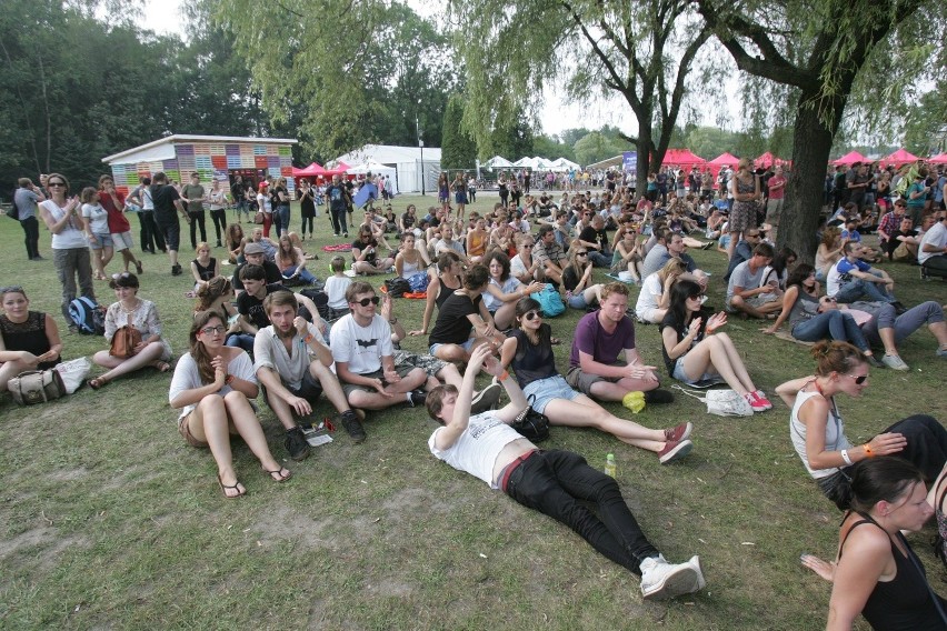 Off Festiwal 2012. Sobotnie koncerty w obiektywie Arkadiusza Goli [ZDJĘCIA]